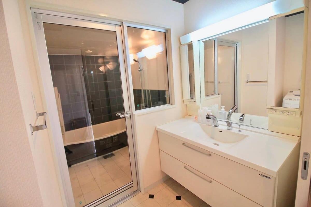 Ferienwohnung Luxes - 10 Min Hiroshima Station & 2Br Up To 10P Exterior foto